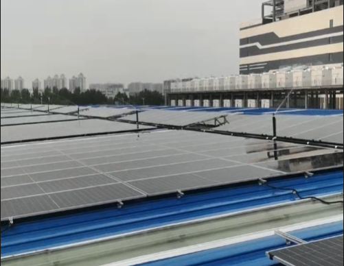 光伏积灰严重发电量暴跌？光伏智能喷淋系统定时除尘稳提效｜山东鲁昱